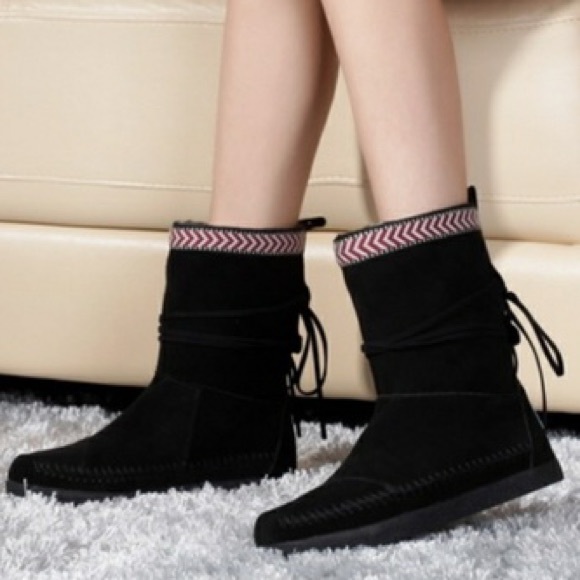 Toms Shoes - Toms Black Suede Nepal Boot